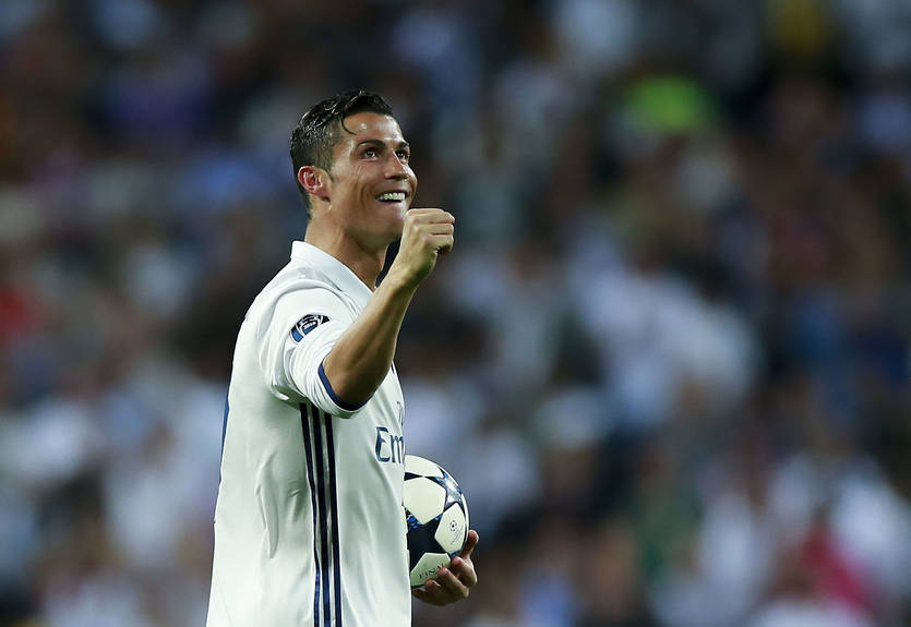 У Роналду проблемы с невестой из-за переписки с пышногрудой красоткой – СМИ