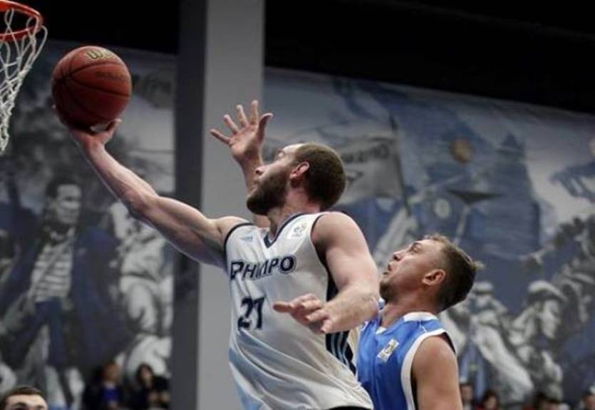 Суперлига: Запорожье упустило победу над Политехником, Днепр одолел Николаев Суперлига: Запорожье упустило победу над Политехником, Днепр одолел Николаев