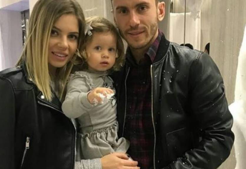 Сексуальная жена игрока Динамо показала свою "осиную" талию