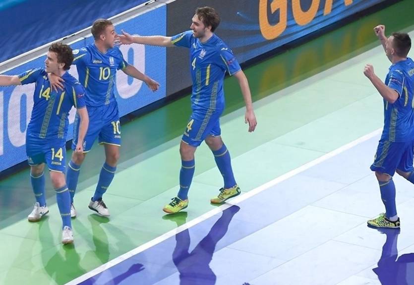 Футзал: Украина вырвала победу у Румынии и вышла в четвертьфинал Евро