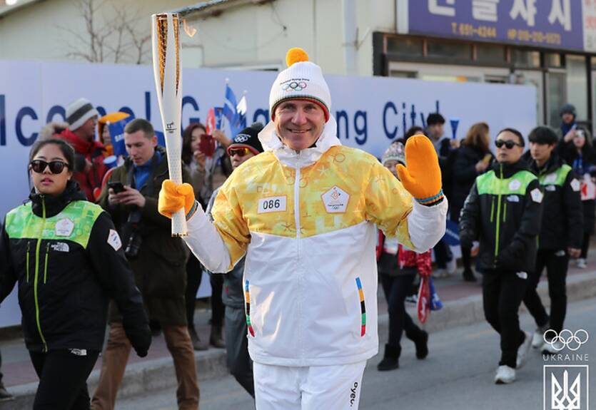 Бубка пронес олимпийский огонь на завершающем этапе эстафеты