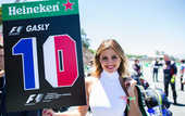 В Формуле Е не намерены расставаться с грид-герлз