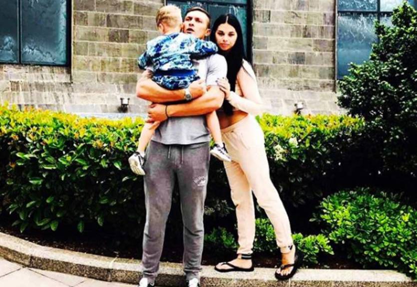 Первое поражение чемпиона: Усик уступил в бою с женой Первое поражение чемпиона: Усик уступил в бою с женой