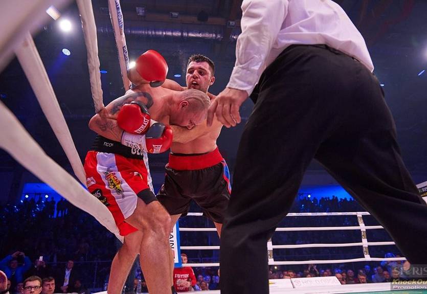 Гловацки победил украинца Радченко, побывав в нокдауне Гловацки победил украинца Радченко, побывав в нокдауне