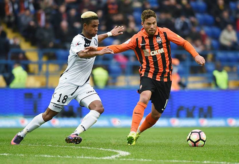 УПЛ: Заря сильнее Карпат, Динамо справилось с Олимпиком