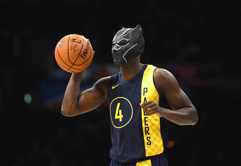 Видео шикарного данка Оладипо в маске Черной Пантеры на Звездном уик-энде