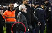 Владелец ПАОКа во время матча побежал к судьям с пистолетом