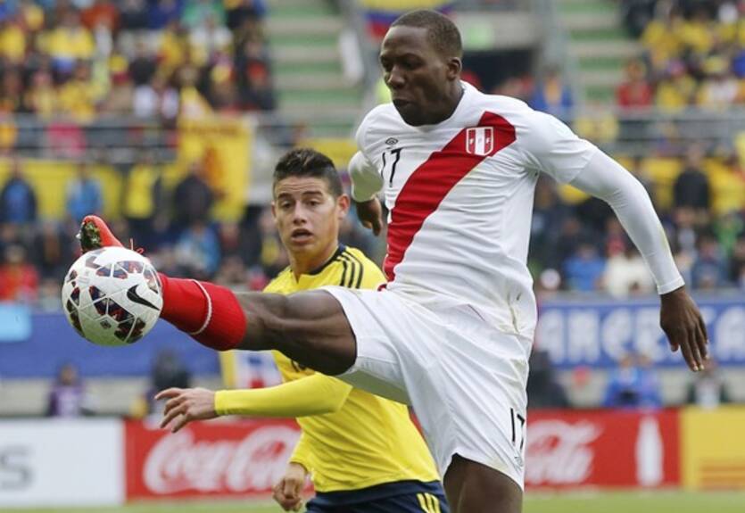 Игрок сборной Перу побил рекорд Бэйла и стал самым быстрым футболистом в мире Игрок сборной Перу побил рекорд Бэйла и стал самым быстрым футболистом в мире