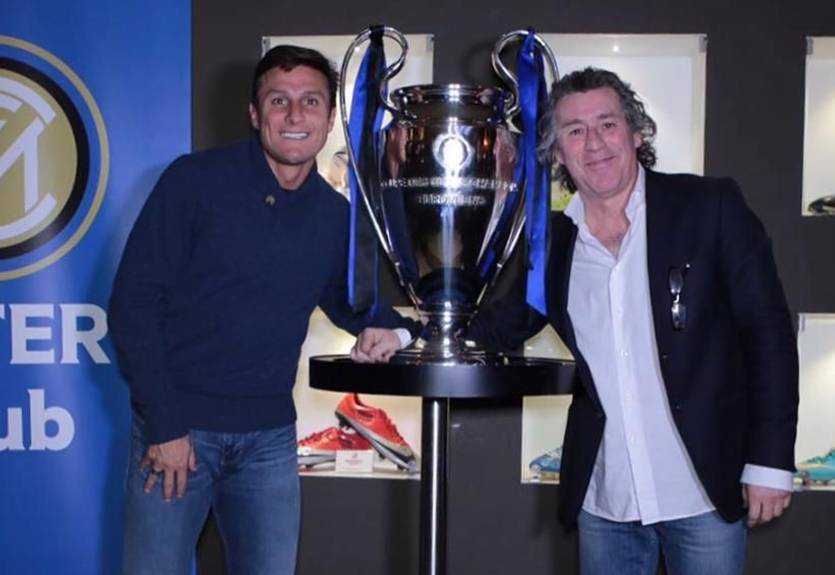 Бутсы Месси, Шевченко и Неймара украсили стену ресторана в Милане