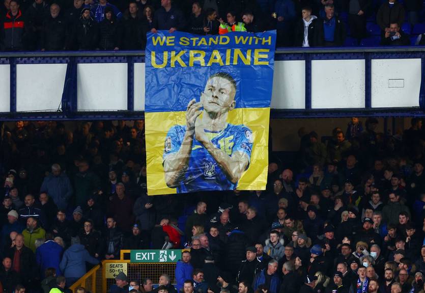 Українські біженці зможуть безкоштовно відвідати благодійний матч Евертон - Динамо