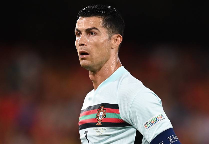 "CR7 небажаний": фанати Атлетіко вивісили банер проти покупки Роналду "CR7 небажаний": фанати Атлетіко вивісили банер проти покупки Роналду