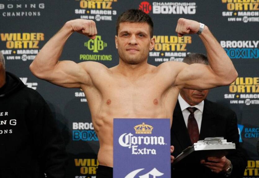 Промоутер Деревянченко потребовал от IBF назначить украинца соперником Головкина