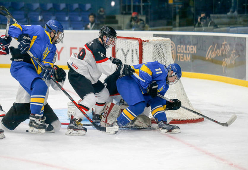 Хоккей: Украина проиграла Японии в стартовом матче домашнего ЧМ U-18 Хоккей: Украина проиграла Японии в стартовом матче домашнего ЧМ U-18