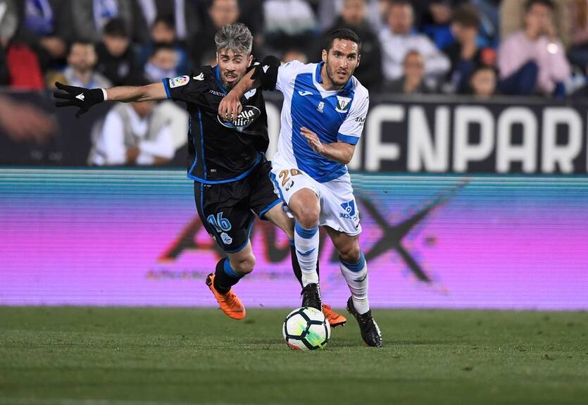 Примера: Барселона разгромила Вильярреал, Реал проиграл Севилье