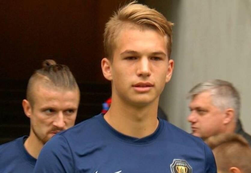 Супряга отказал украинским грандам, продлив контракт с Днепром-1 Супряга отказал украинским грандам, продлив контракт с Днепром-1