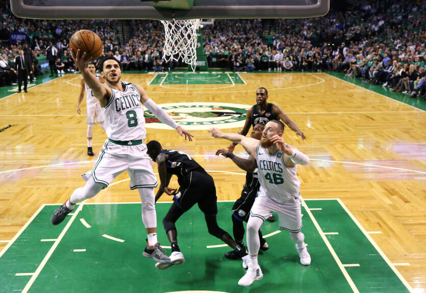 НБА: Филадельфия прошла Майами, Бостон обыграл Милуоки