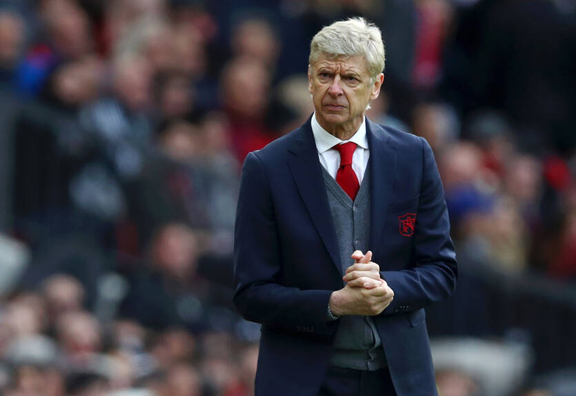 Венгер получил штраф за неправильно припаркованный автобус в Манчестере