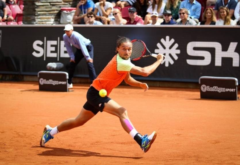 Долгополов снялся с турнира в Мадриде