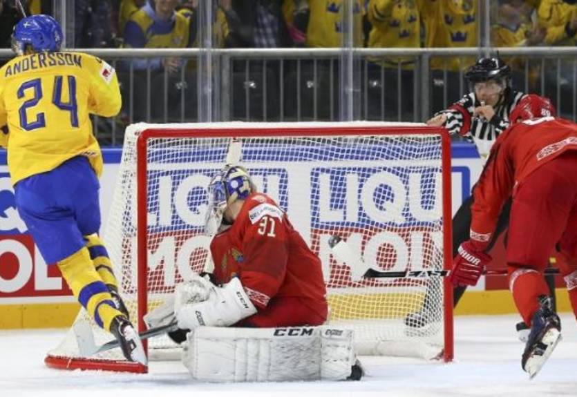 ЧМ по хоккею: Швеция разгромила Беларусь, Германия уступила хозяевам