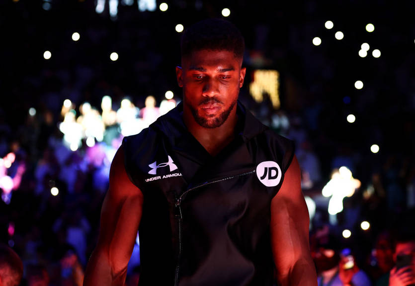 Усик - Джошуа: выход британского боксера в ринг