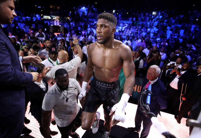 Джошуа объяснил свое поведение в ринге после поражения от Усика