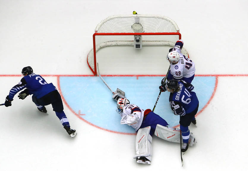ЧМ-2018 по хоккею: лучшие голы и сейвы пятого игрового дня
