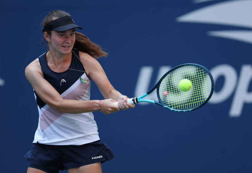 Снігур здобула перемогу над Халеп на старті US Open: відео найкращих моментів матчу Снігур здобула перемогу над Халеп на старті US Open: відео найкращих моментів матчу