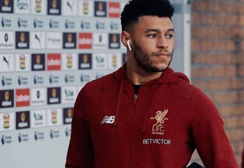 Игрок Ливерпуля довел до слез фаната, устроив ему с сыном поездку в Киев