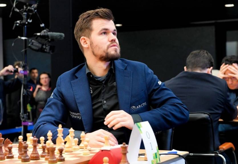 Чемпион мира по шахматам признался, что Реал заставил его назвать Роналду любимым футболистом