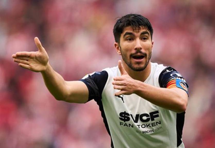 ПСЖ підпише хавбека Валенсії ПСЖ підпише хавбека Валенсії