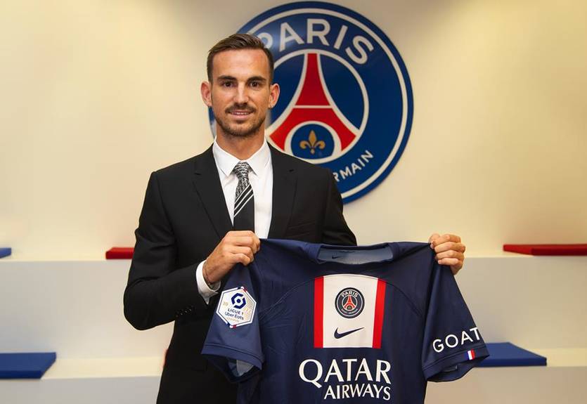 ПСЖ оголосив про підписання хавбека Наполі