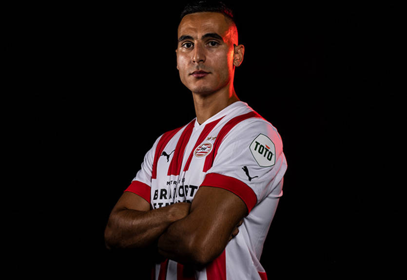 ПСВ підписав вінгера Астон Вілли