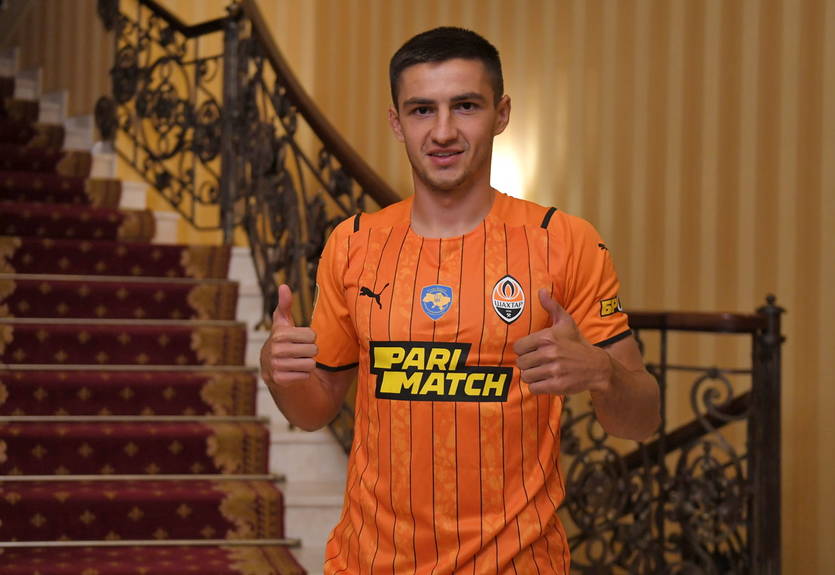 Шахтар оголосив про підписання Шведа