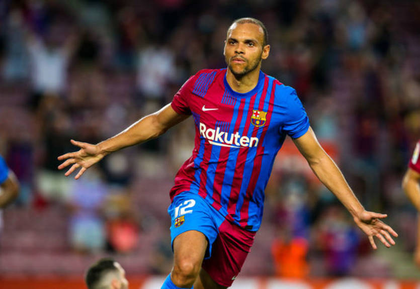 Барселона розірвала контракт зі своїм форвардом Барселона розірвала контракт зі своїм форвардом