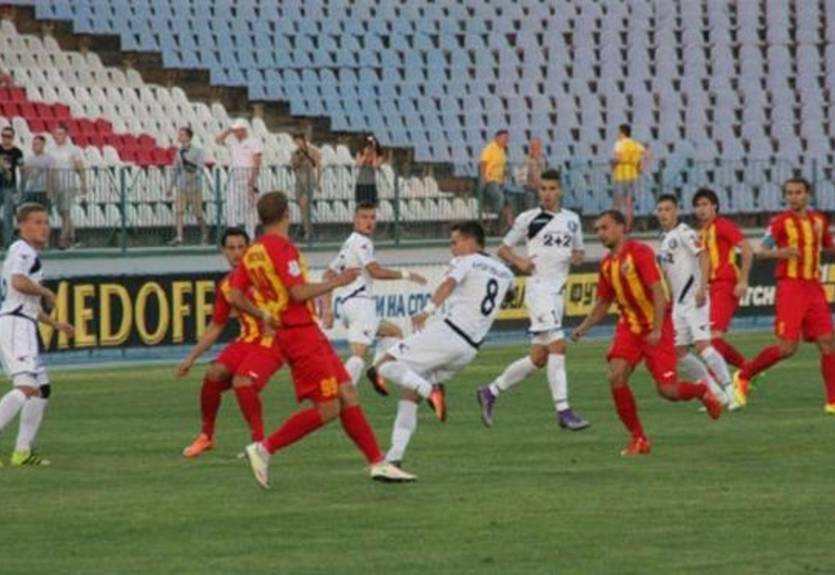 Сталь покинула Премьер-лигу, ее заменит Арсенал-Киев Сталь покинула Премьер-лигу, ее заменит Арсенал-Киев