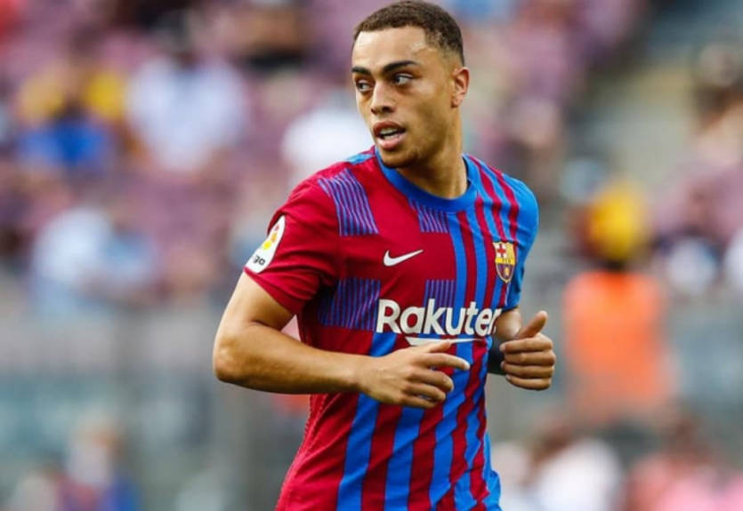 Милан арендовал защитника Барселоны Милан арендовал защитника Барселоны