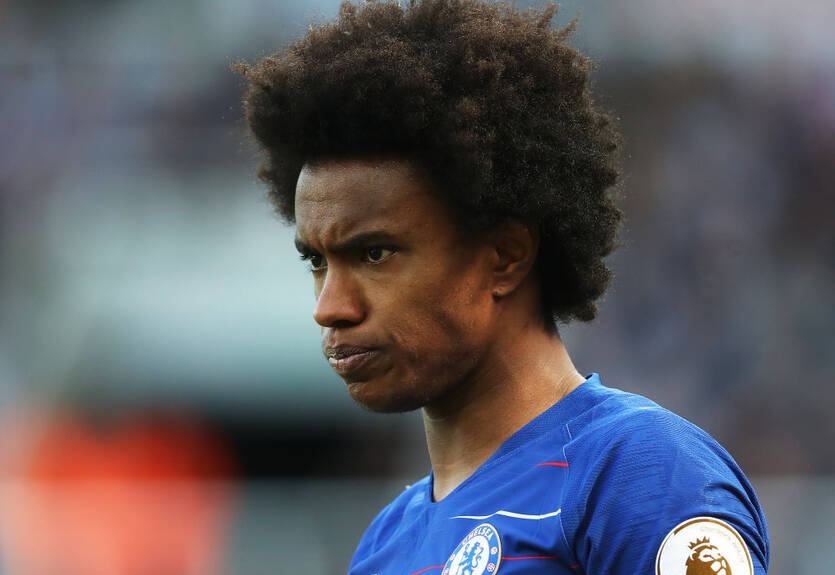 Виллиан убрал Конте с командного фото после победы в Кубке Англии