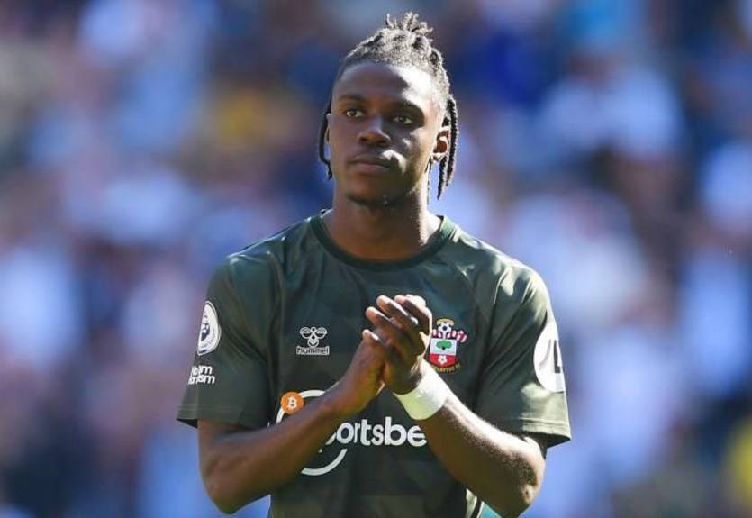 Челси пытался в последний день трансферного окна подписать хавбека Саутгемптона