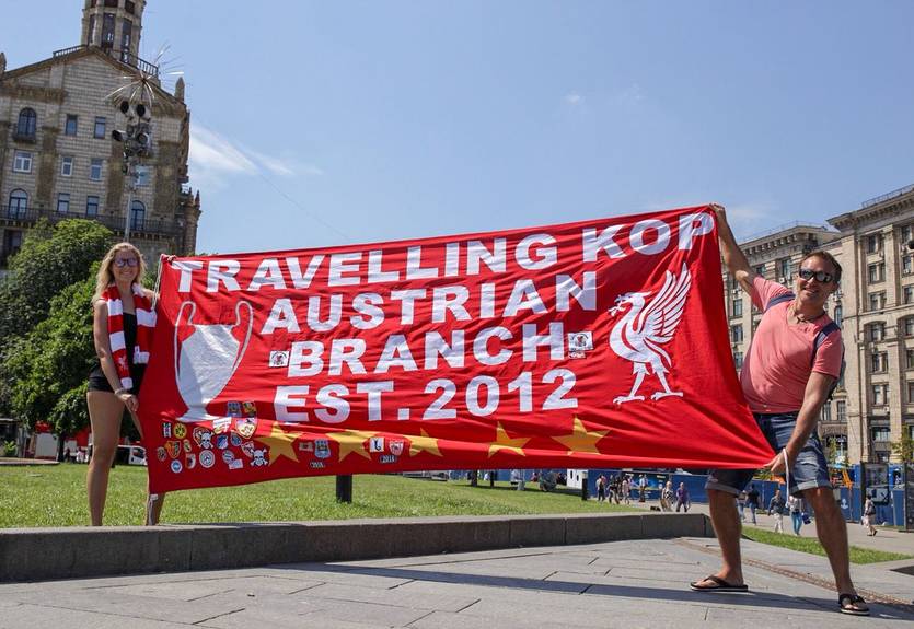 Борисполь отказался принимать самолеты с фанатами Ливерпуля