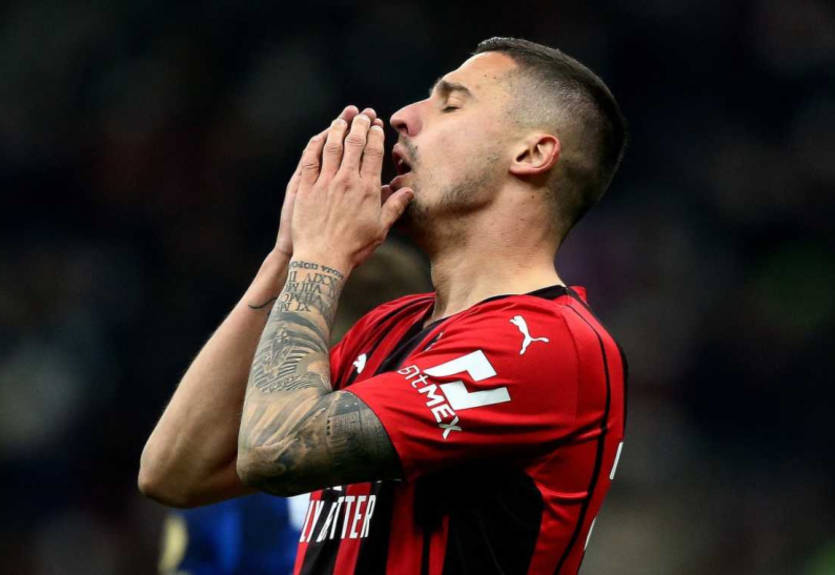 Мілан продовжив контракт із своїм півзахисником