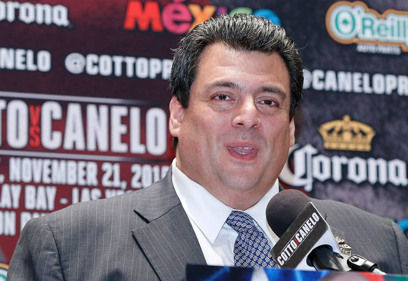 Усик выиграет Всемирную боксерскую суперсерию – президент WBC