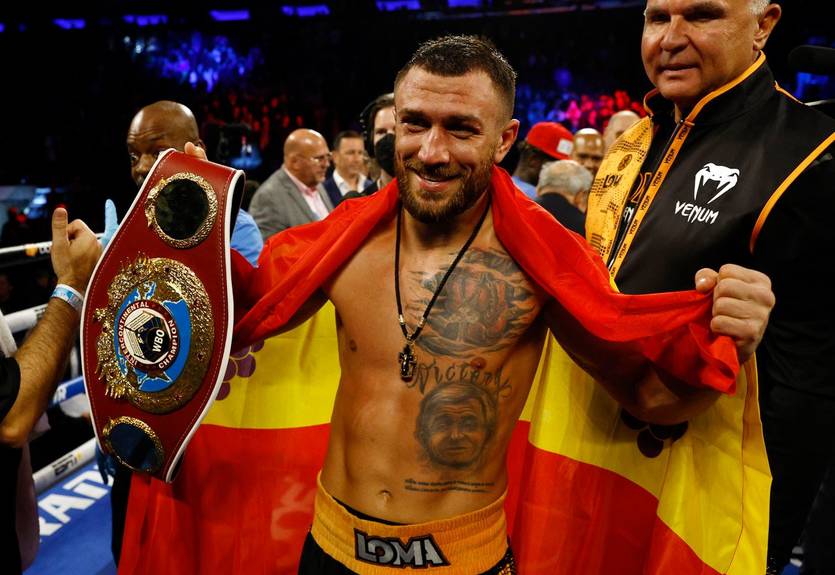 Ломаченко: Я гордо несу флаг Украины всегда, когда выхожу в ринг