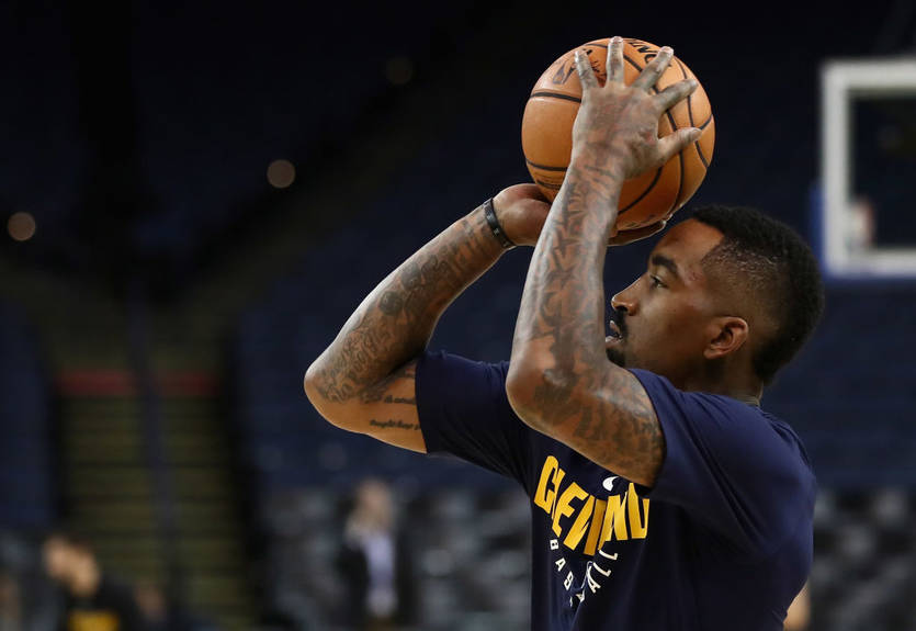 Фанаты Голден Стэйт скандировали "MVP" в адрес Джей Ар Смита