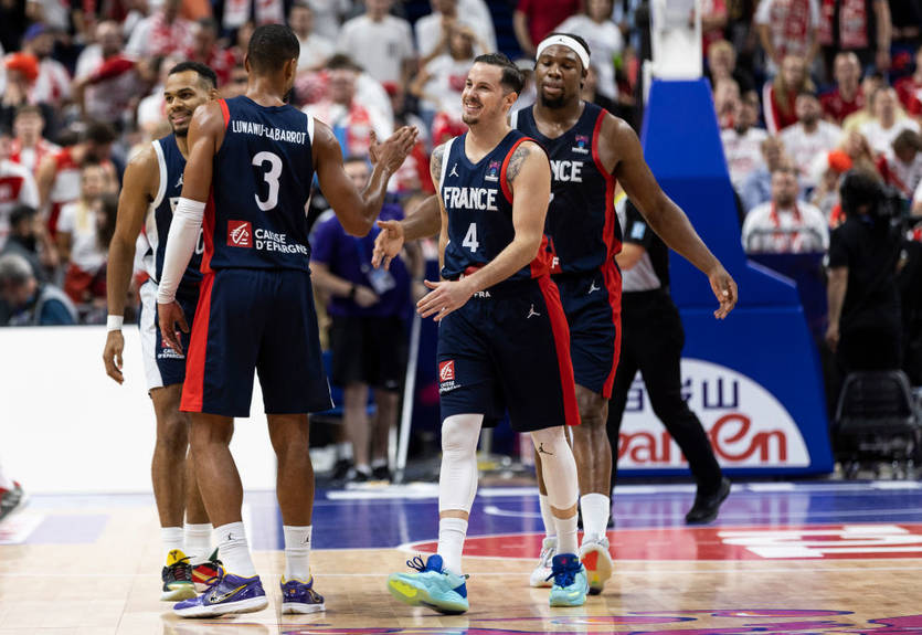 Франция стала первым финалистом Евробаскета-2022, уничтожив в полуфинале Польшу