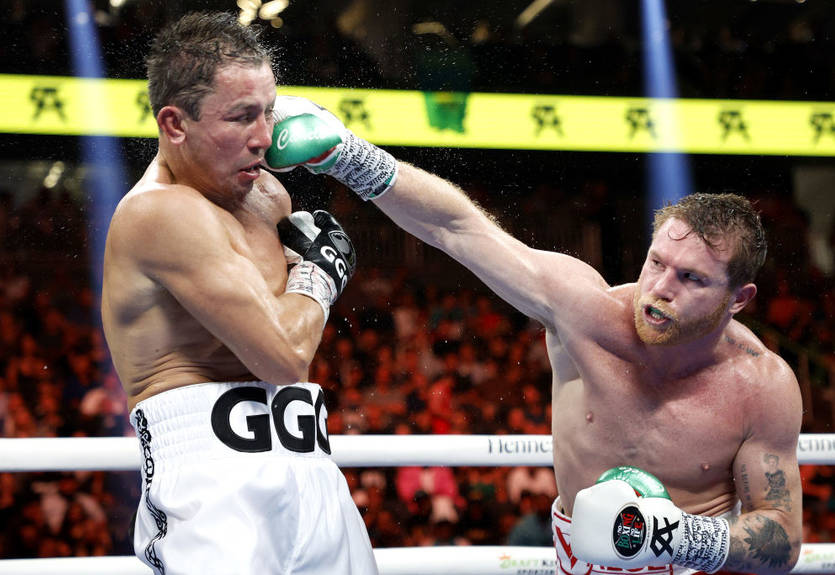 Канело победил Головкина в трилогии и защитил пояса в суперсреднем весе