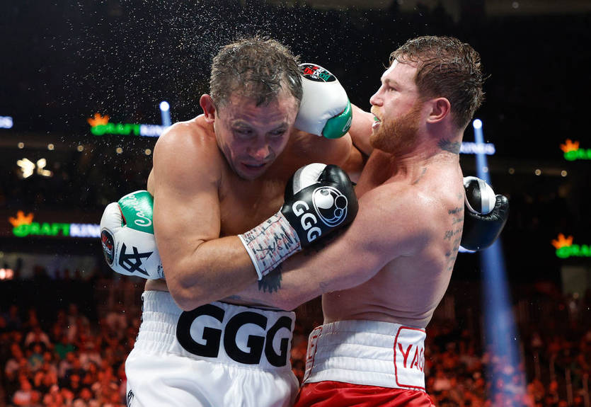 Ломаченко відреагував на перемогу Альвареса у третьому бою з Головкіним