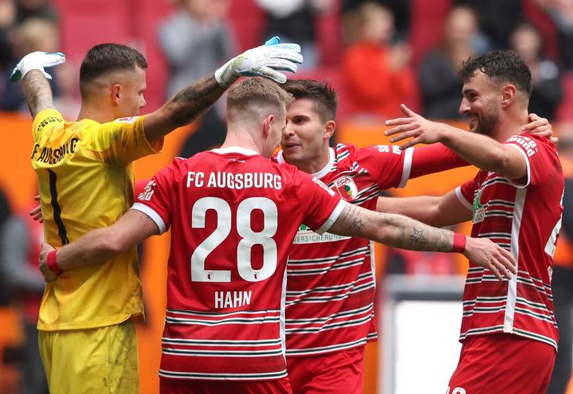 "Главный клуб Европы?": Аугсбург эмоционально отреагировал на победу над Баварией