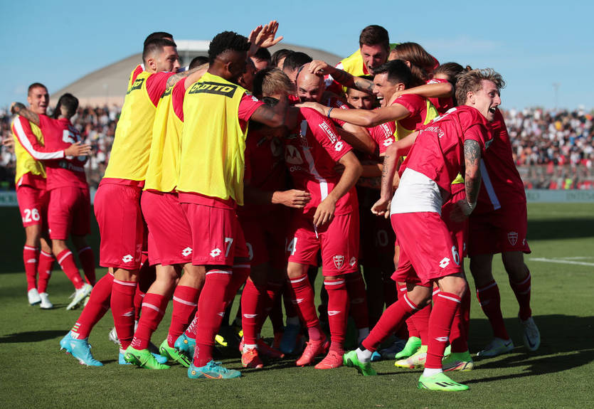 Монца в матче с Ювентусом добыла первую победу в истории клуба в Серии А