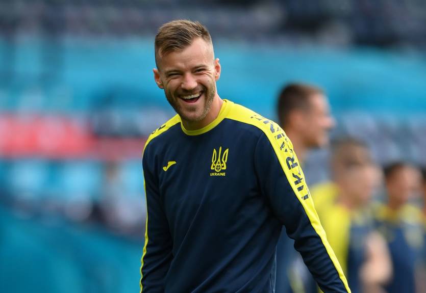 Ярмоленко весело наказал молодых партнеров по сборной Украины за поражение в теннисбол