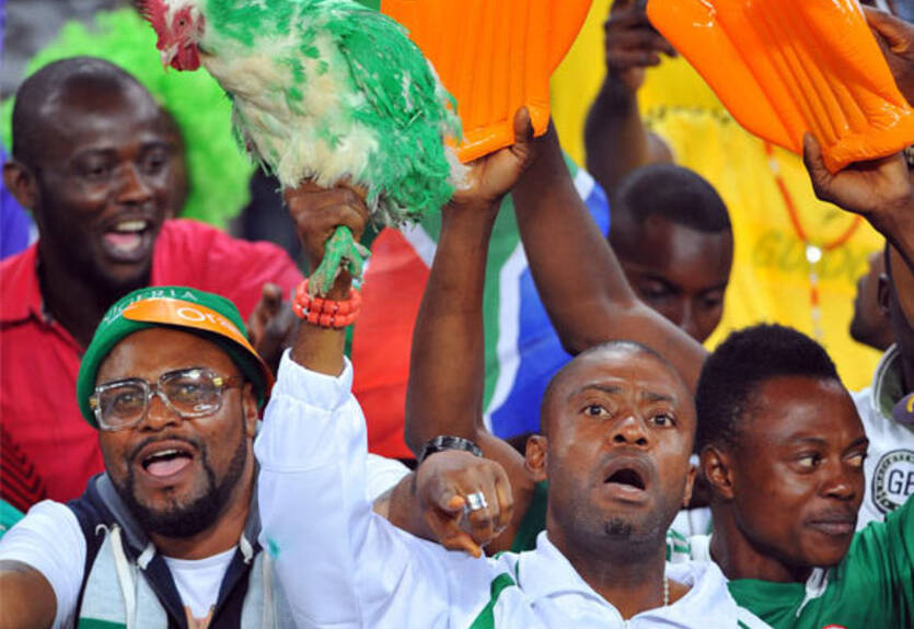 Нигерийским фанатам запретили проносить кур на стадионы ЧМ-2018 Нигерийским фанатам запретили проносить кур на стадионы ЧМ-2018